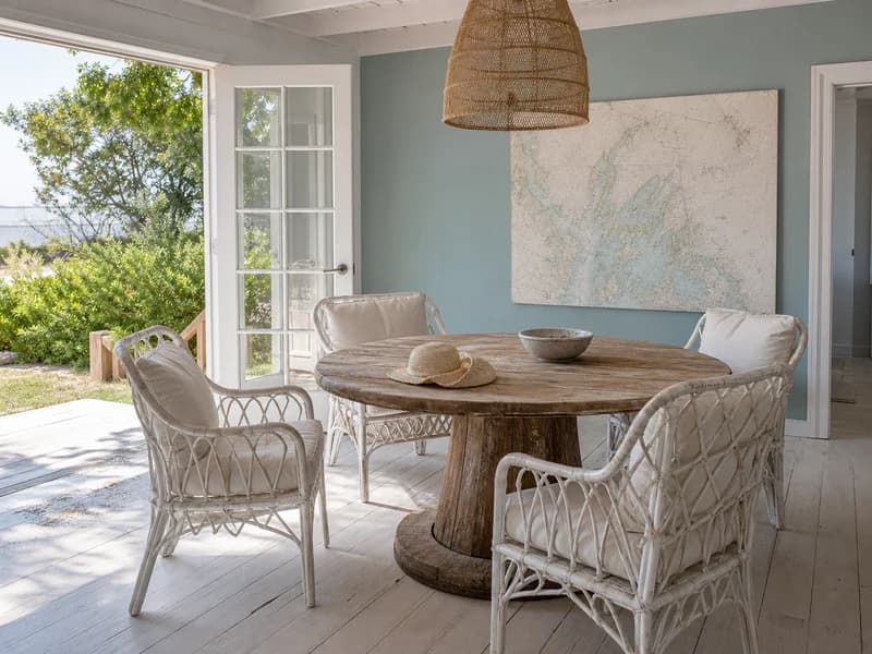 A relaxed dining nook