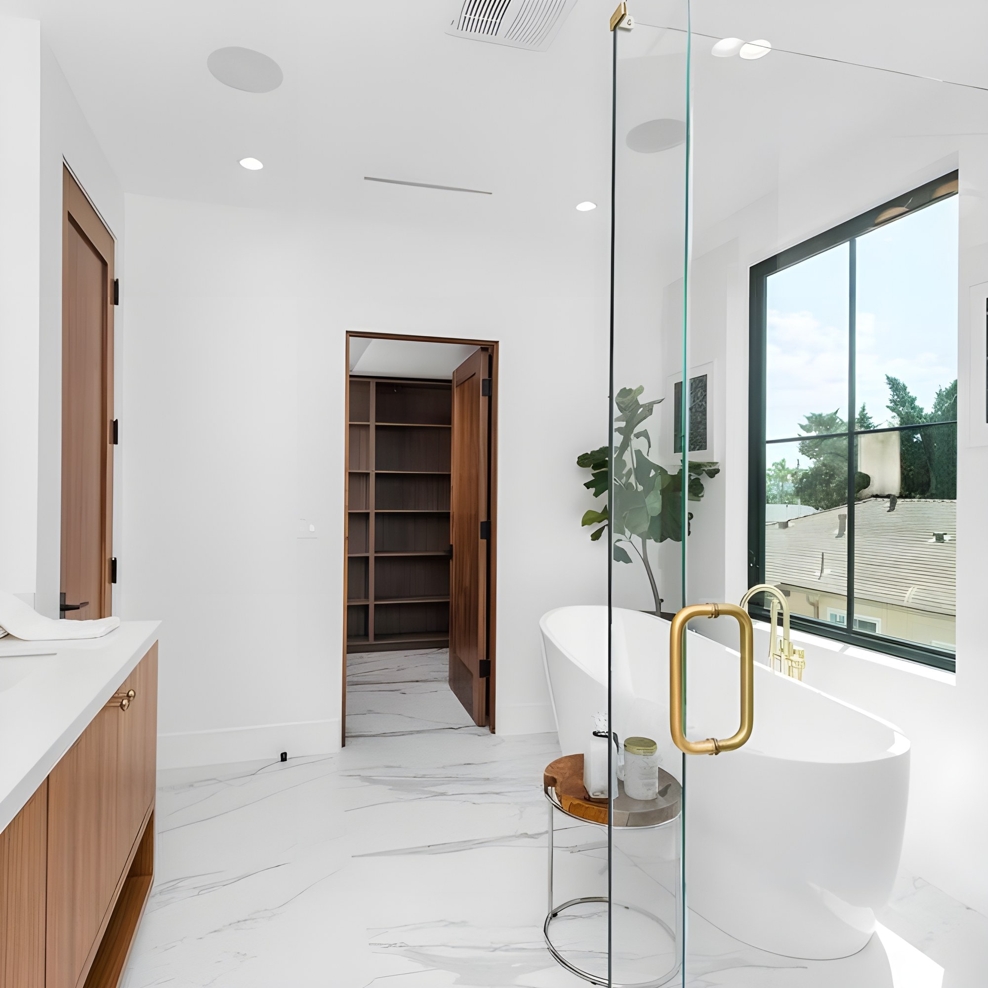 This bathroom is all about precision, light, and high-end restraint — photo 2