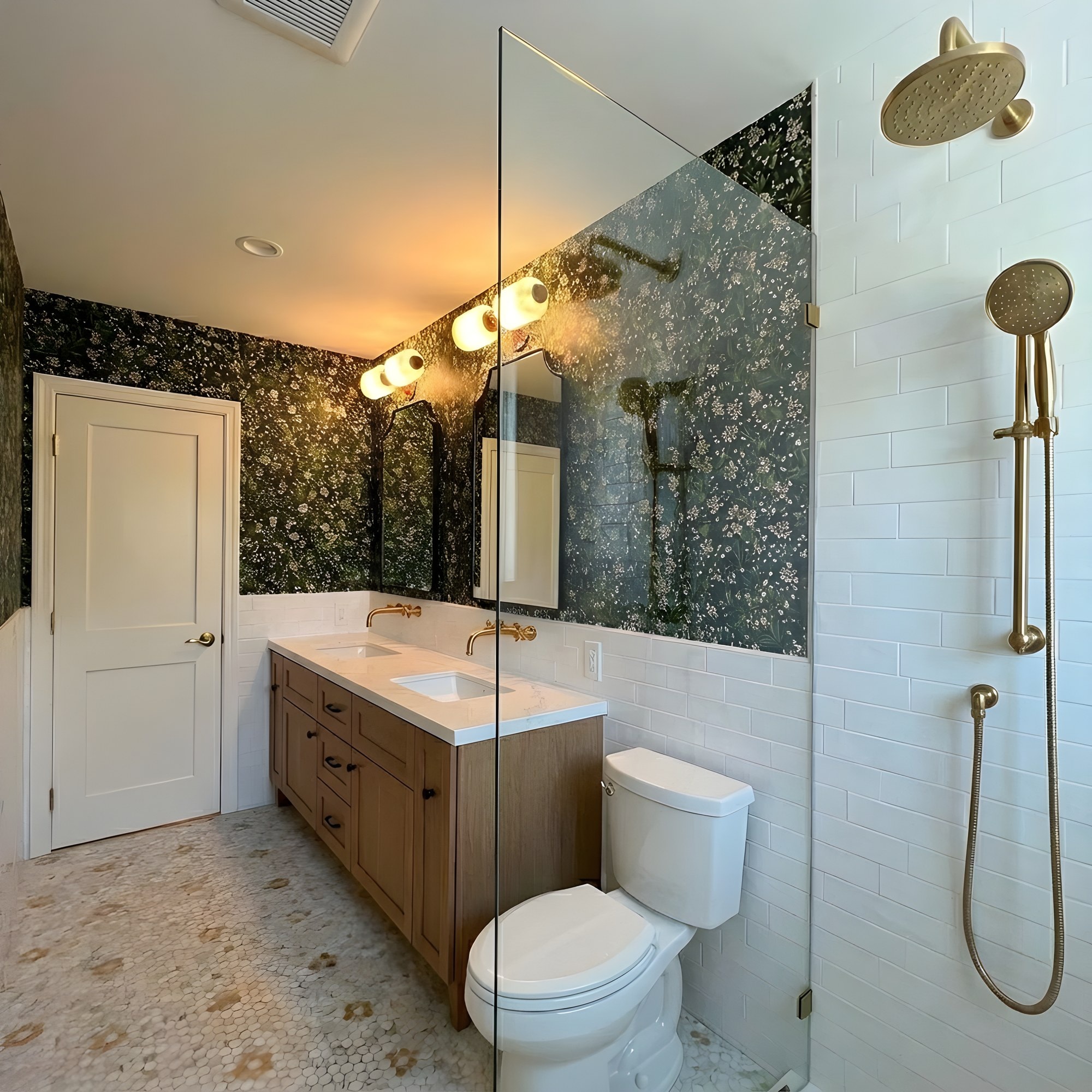 This bathroom doesn’t play it safe and that’s exactly why it works — photo 2