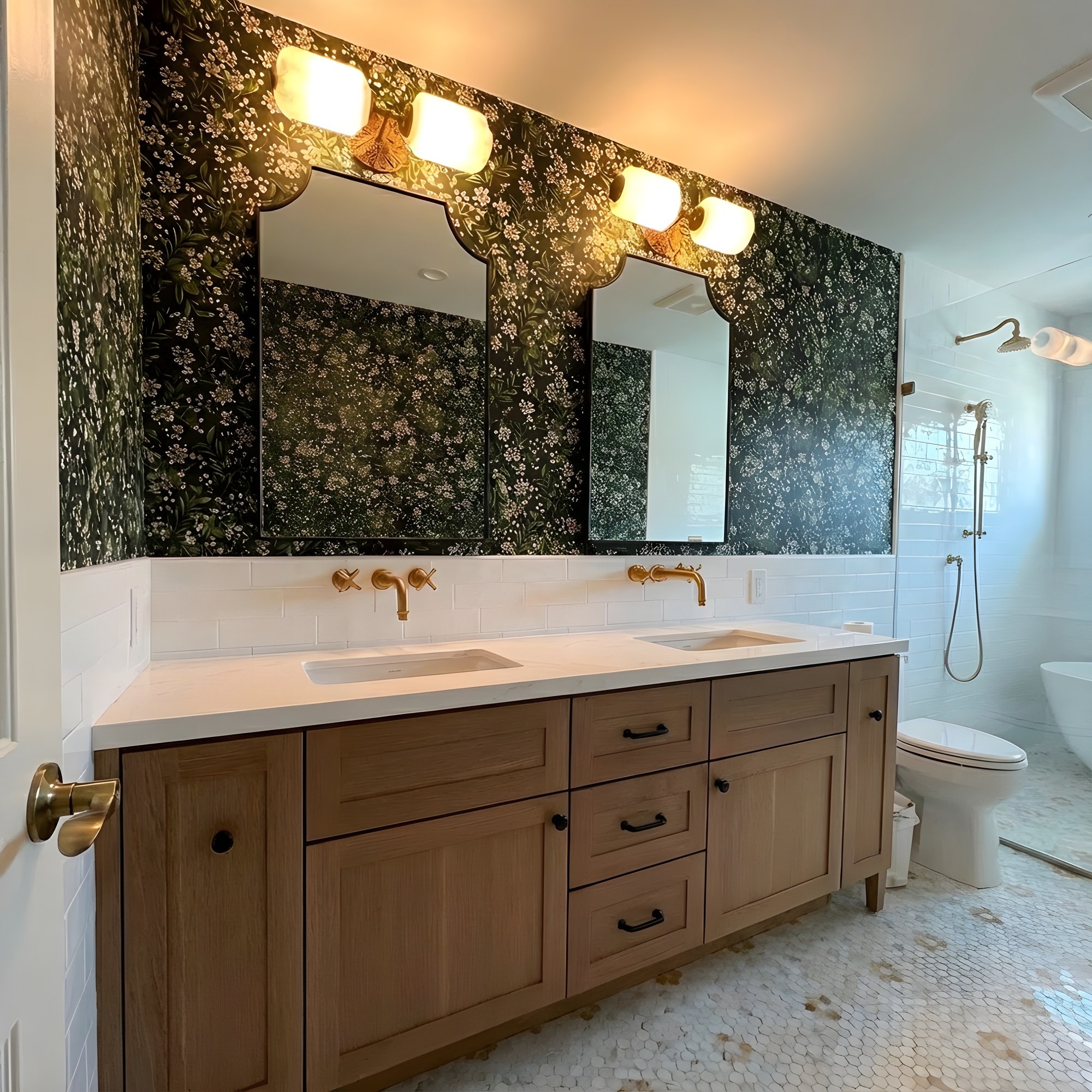 This bathroom doesn’t play it safe and that’s exactly why it works — photo 3