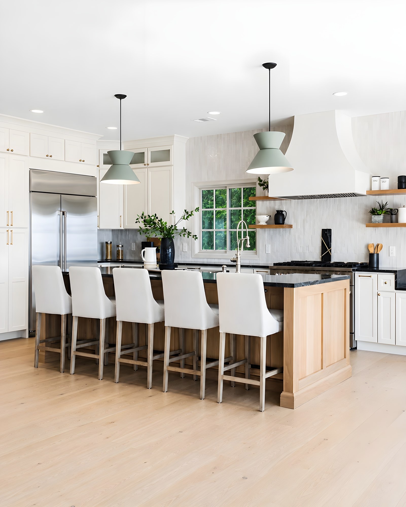 This kitchen is all about scale, restraint, and quiet impact — photo 3