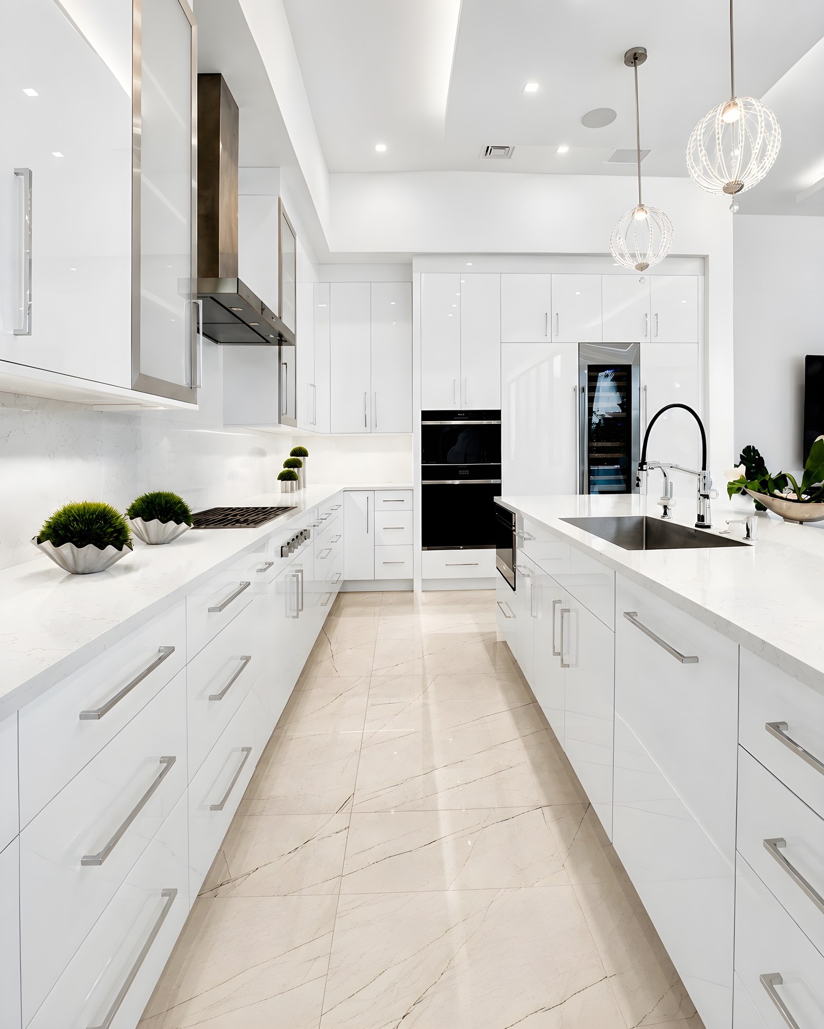 This kitchen is all about crisp scale and polished restraint — photo 3
