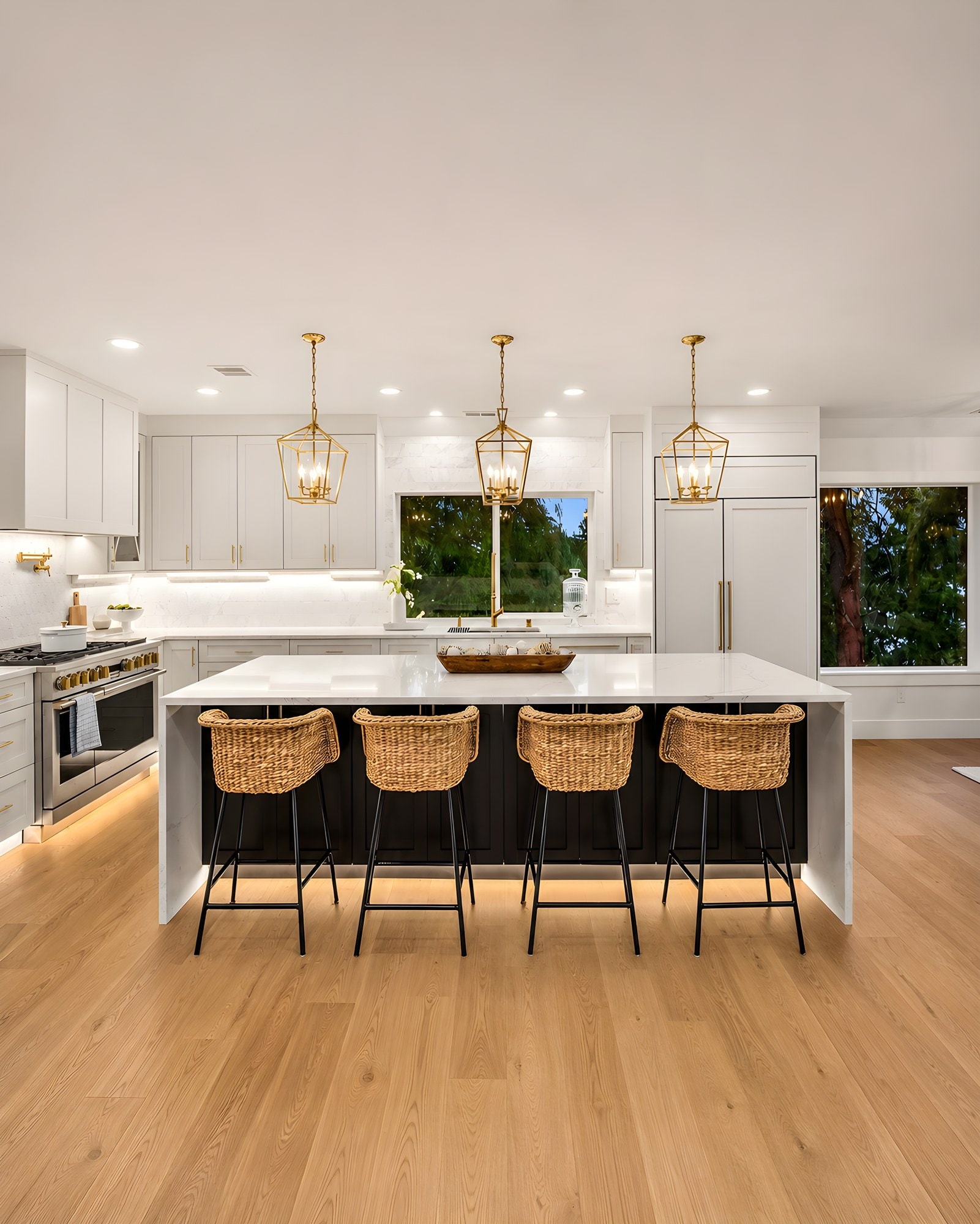 A kitchen composition defined by clean luxury — photo 1