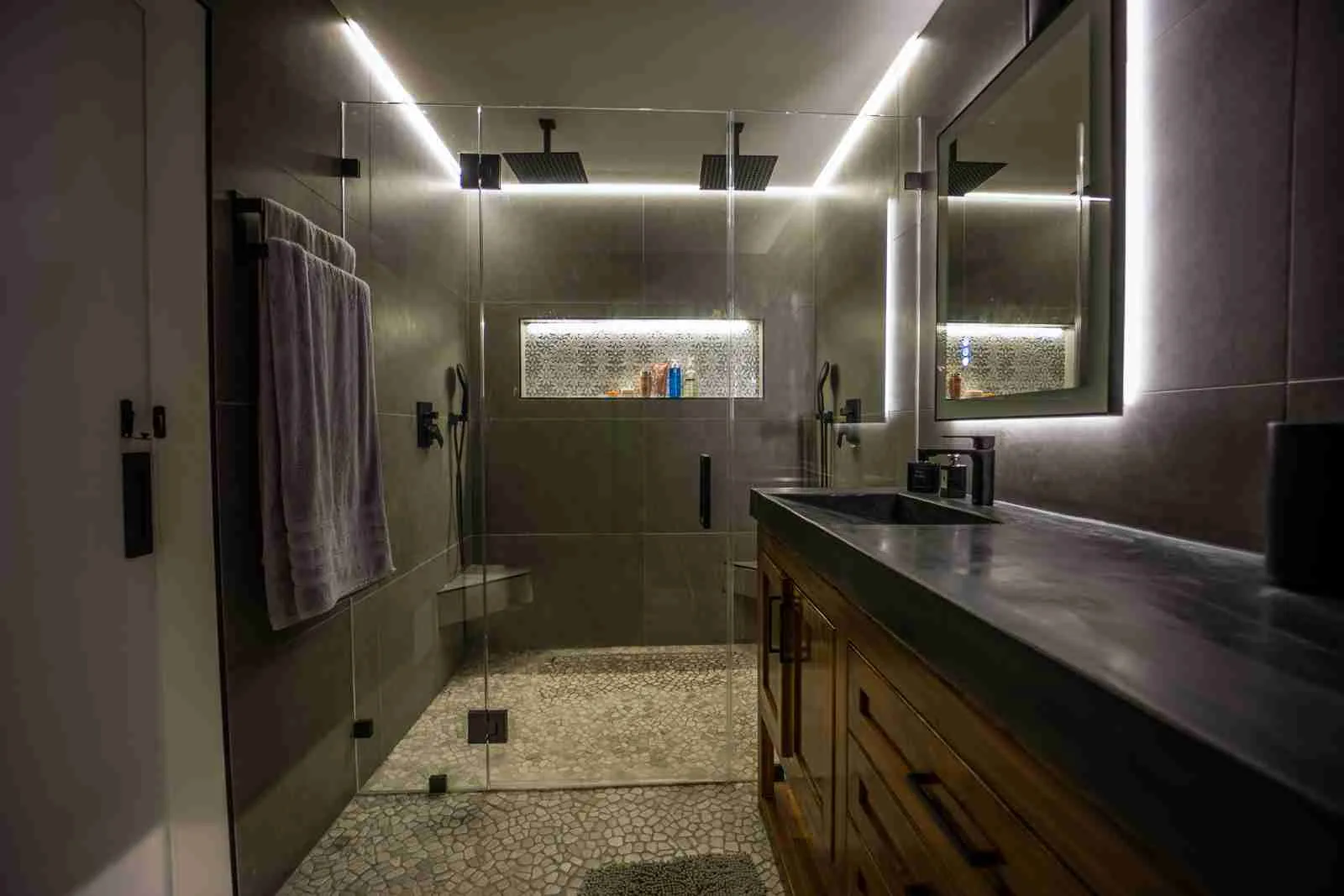 Master bathroom with a curbless double shower, Fountain Valley