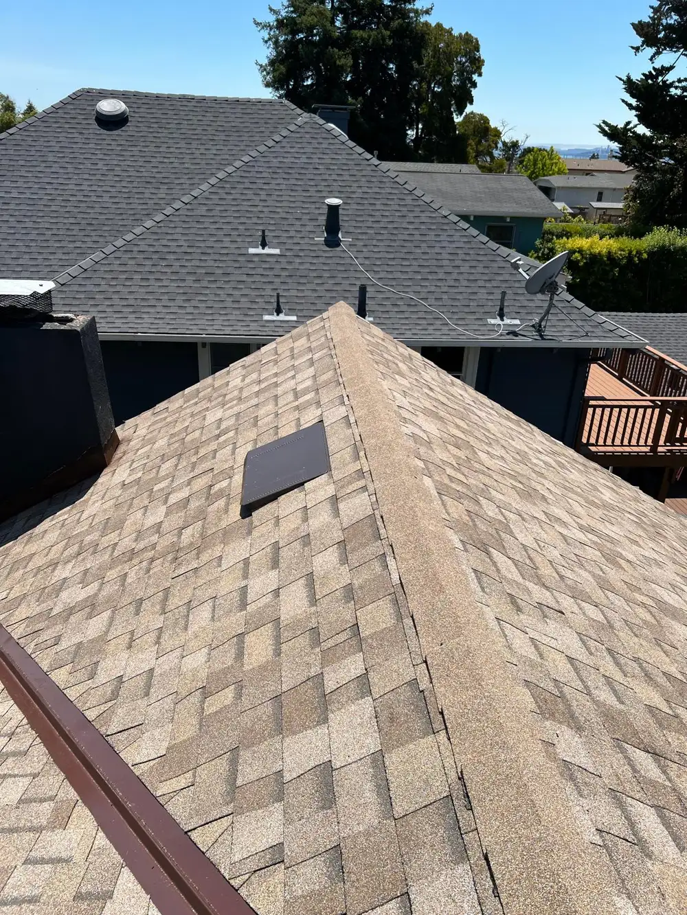 Asphalt shingle hip roof with box vent